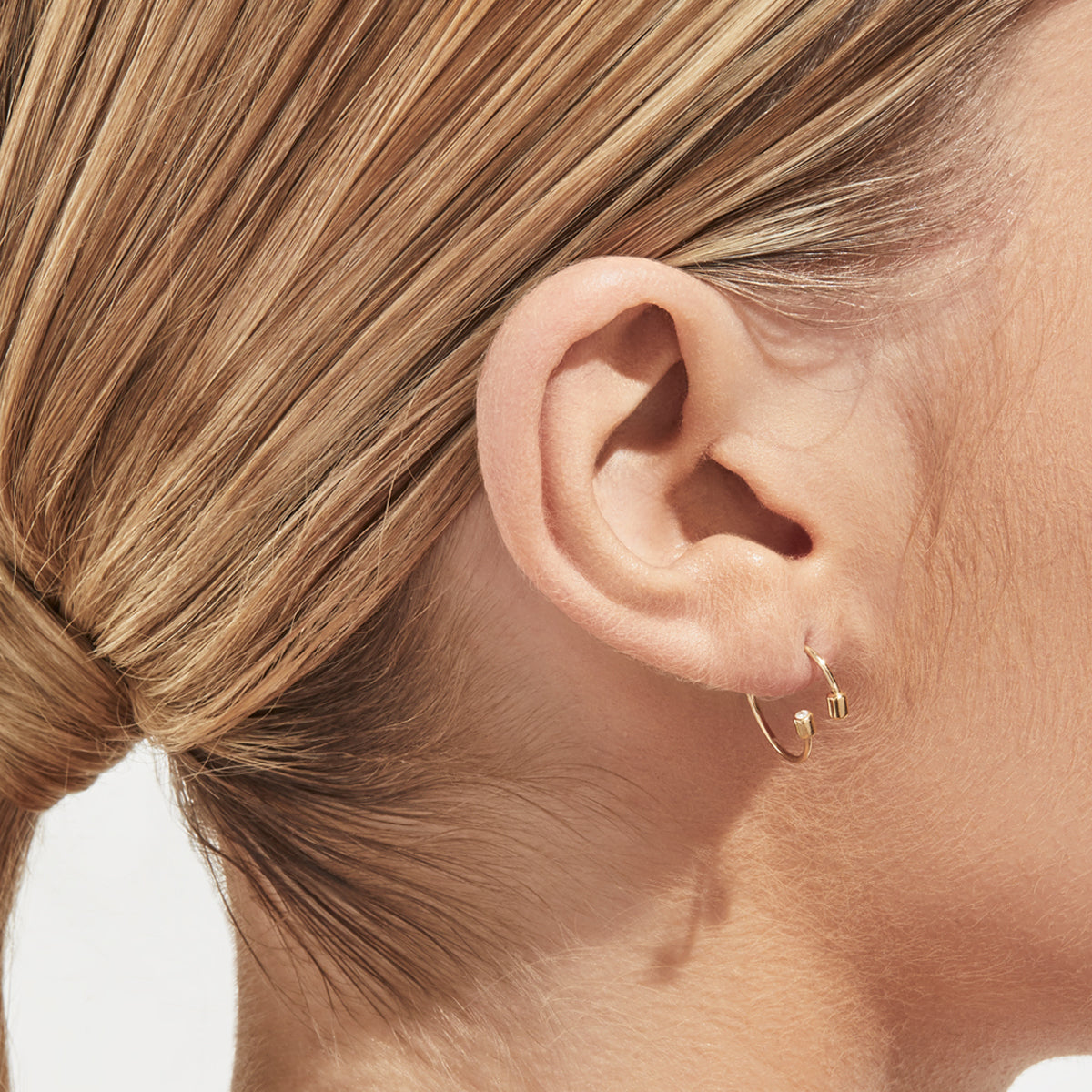 Diamond Twist Round Earring 01