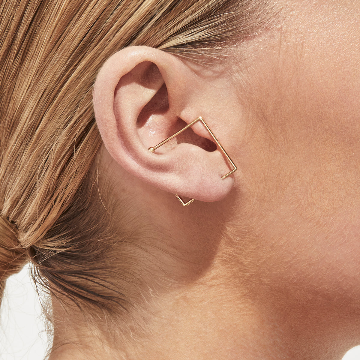 Diamond Twist Square Pierce 03