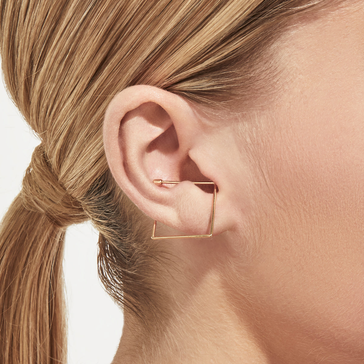 Diamond Twist Square Pierce 03