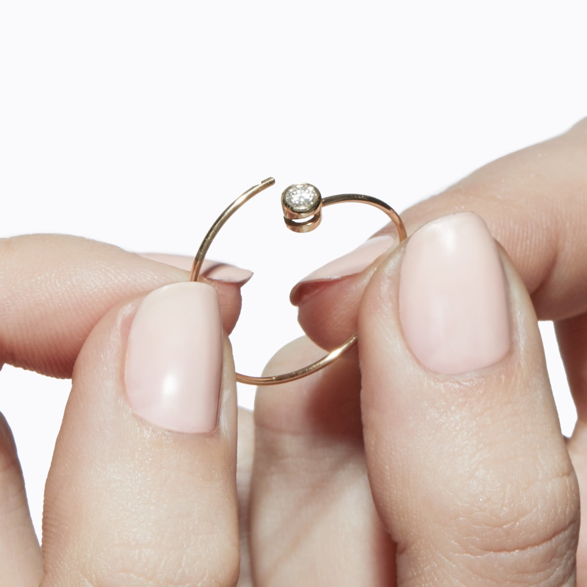 One-Stone Hoop Earring 03