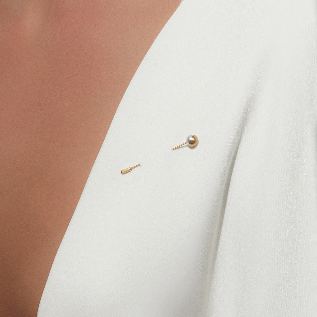Half Pearl Brooch Pin 135°