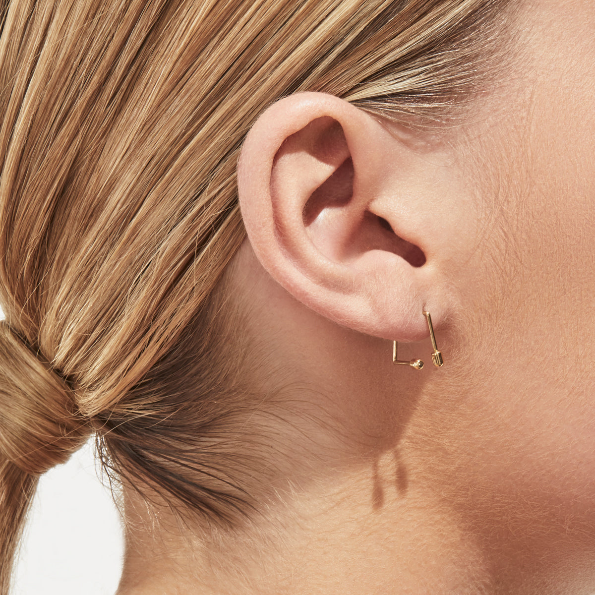 Twist Square Pierce 01