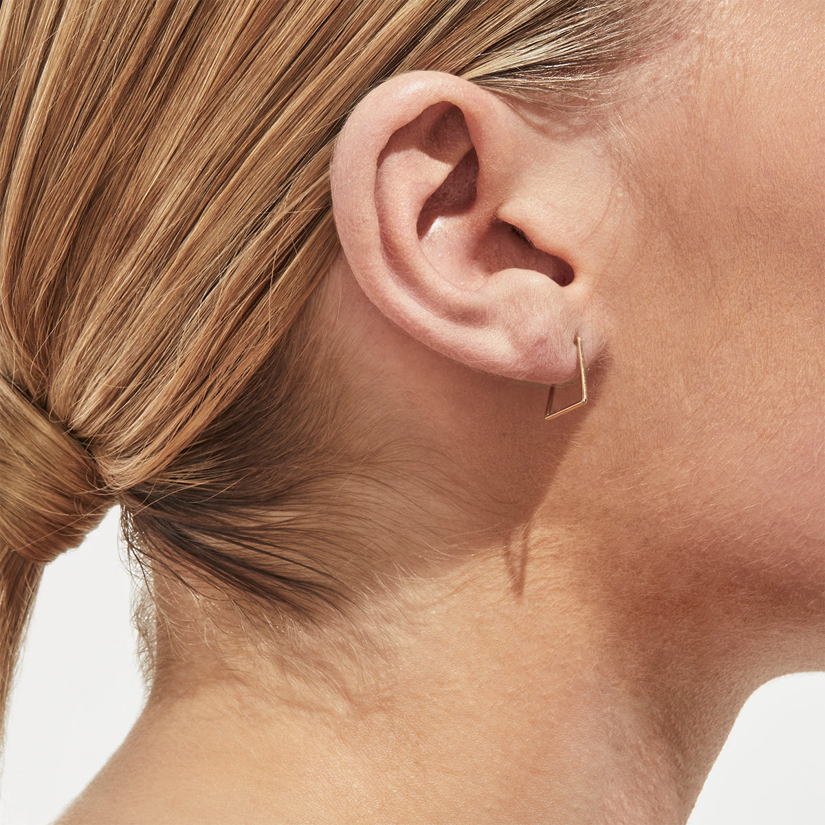 Twist Square Pierce 01
