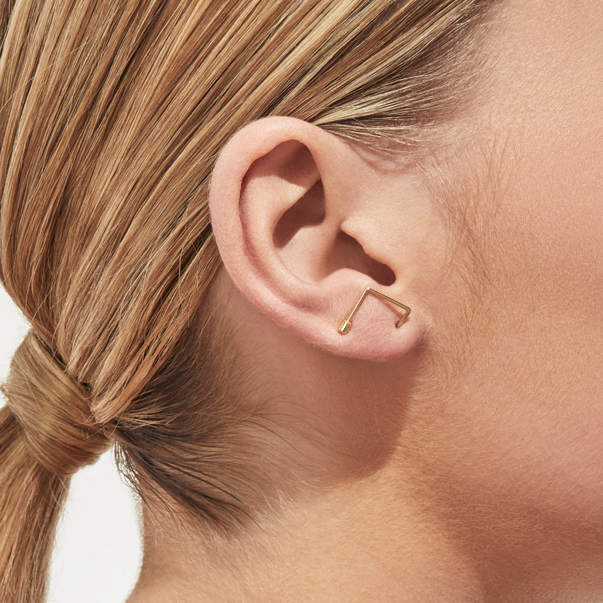 Twist Square Pierce 01