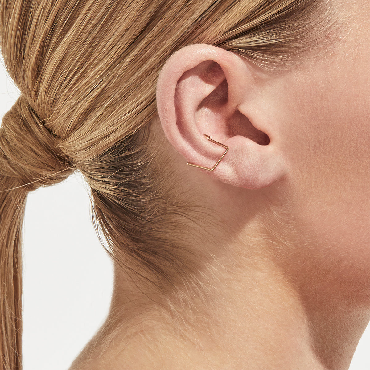 Twist Square Pierce 01